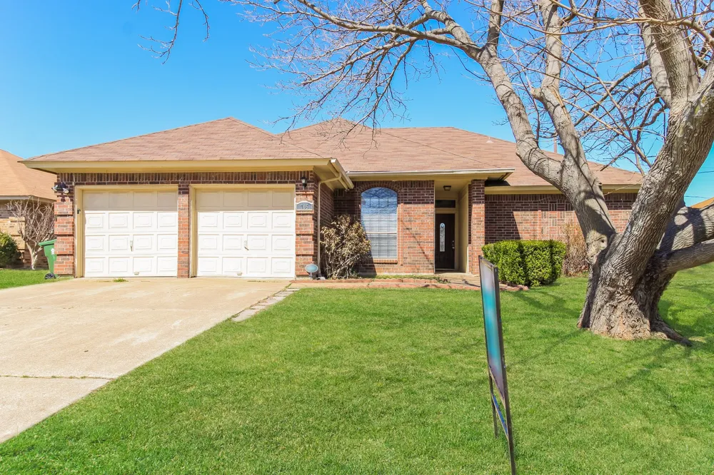 705 Running Creek Drive Arlington, TX 76001