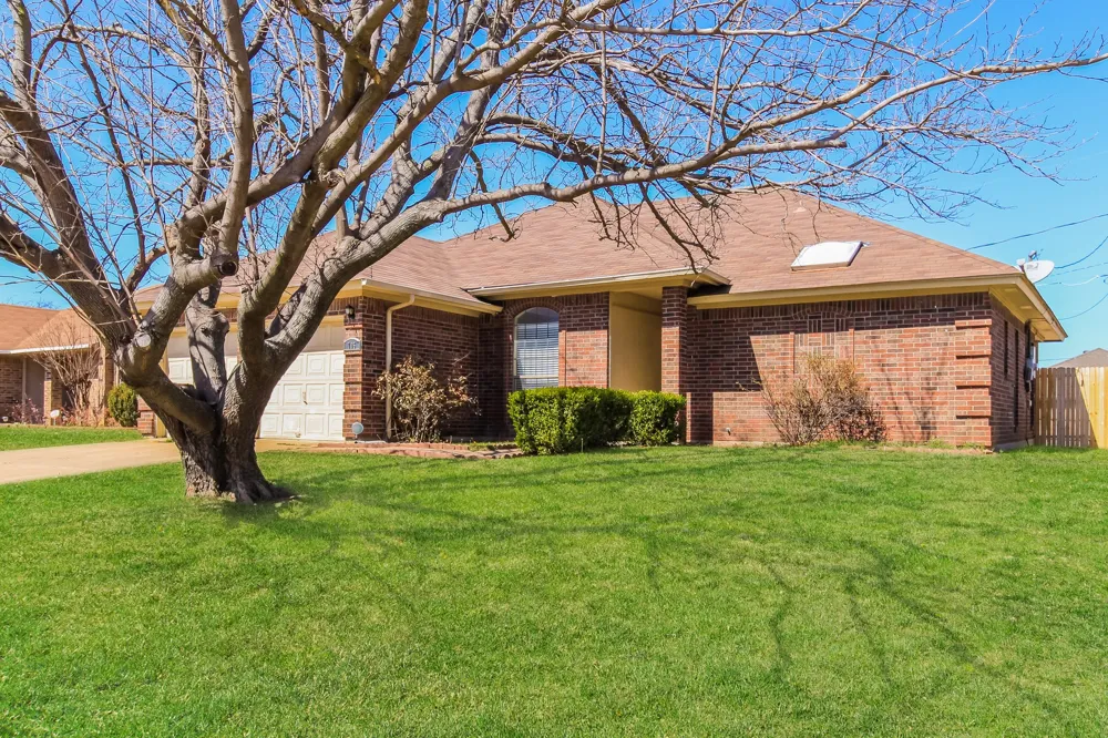 705 Running Creek Drive Arlington, TX 76001