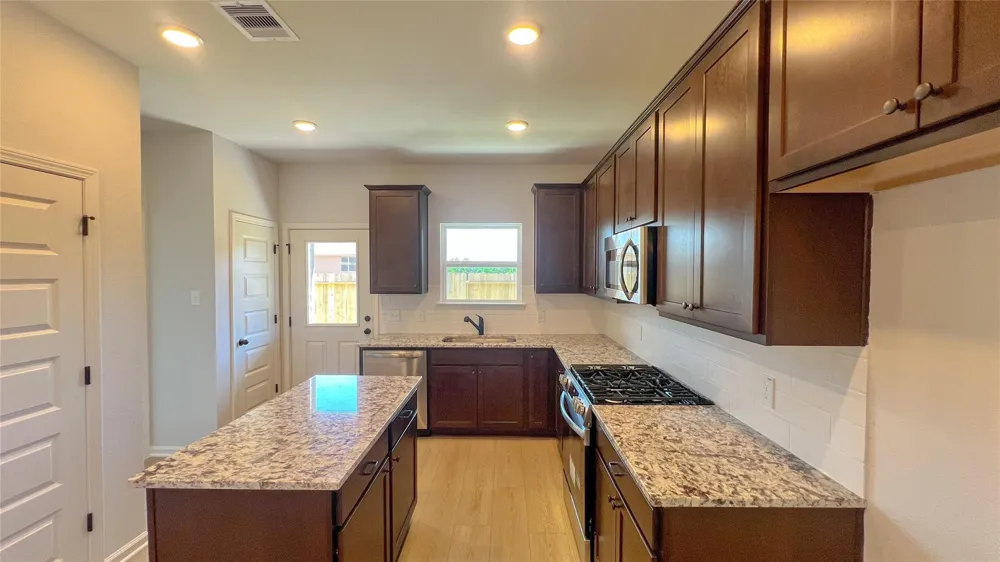 9793 Enclave Ridge Road Willis, TX 77318