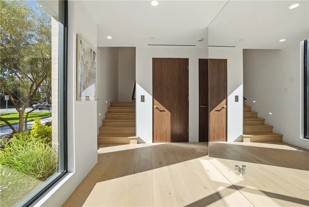 2910 Bayside Corona del Mar, CA 92625