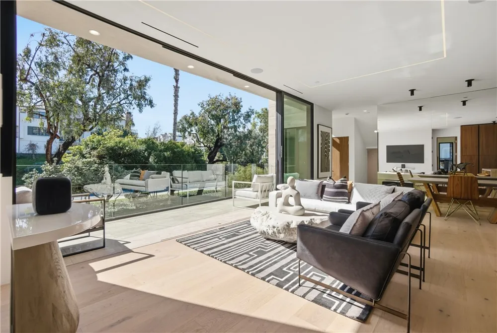 2910 Bayside Corona del Mar, CA 92625