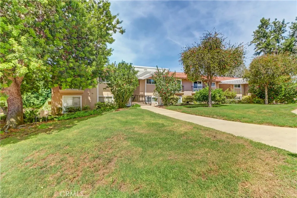 3298 Via Carrizo #O Laguna Woods, CA 92637