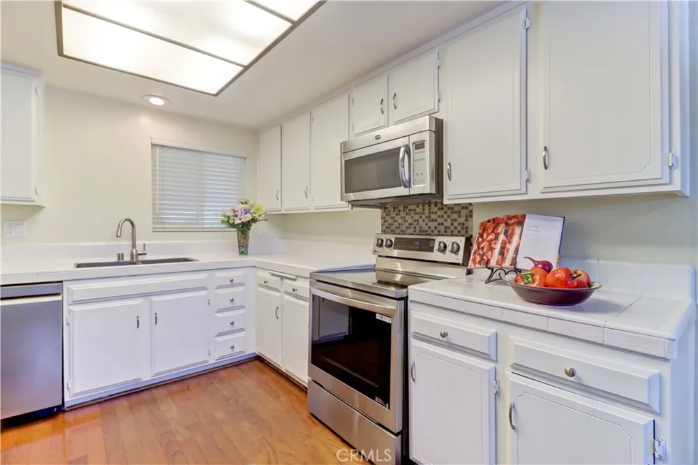3298 Via Carrizo #O Laguna Woods, CA 92637