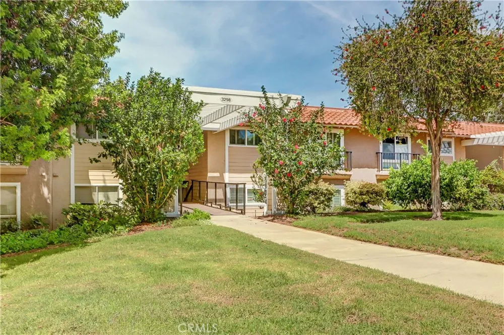 3298 Via Carrizo #O Laguna Woods, CA 92637