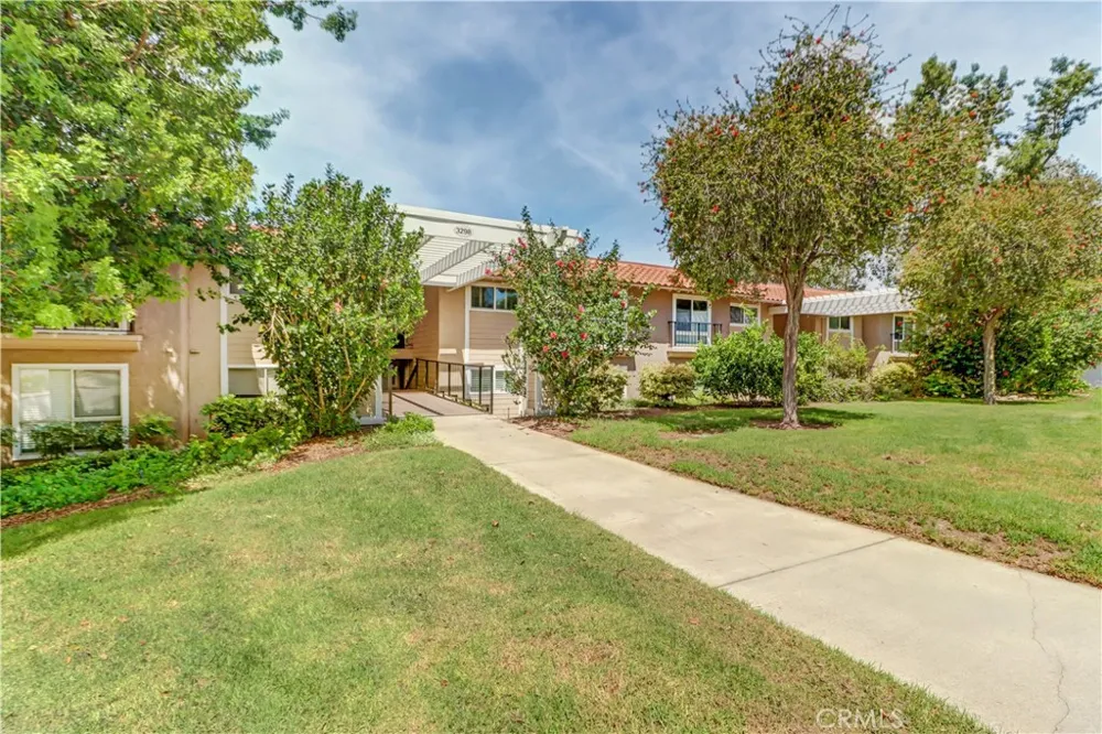 3298 Via Carrizo #O Laguna Woods, CA 92637