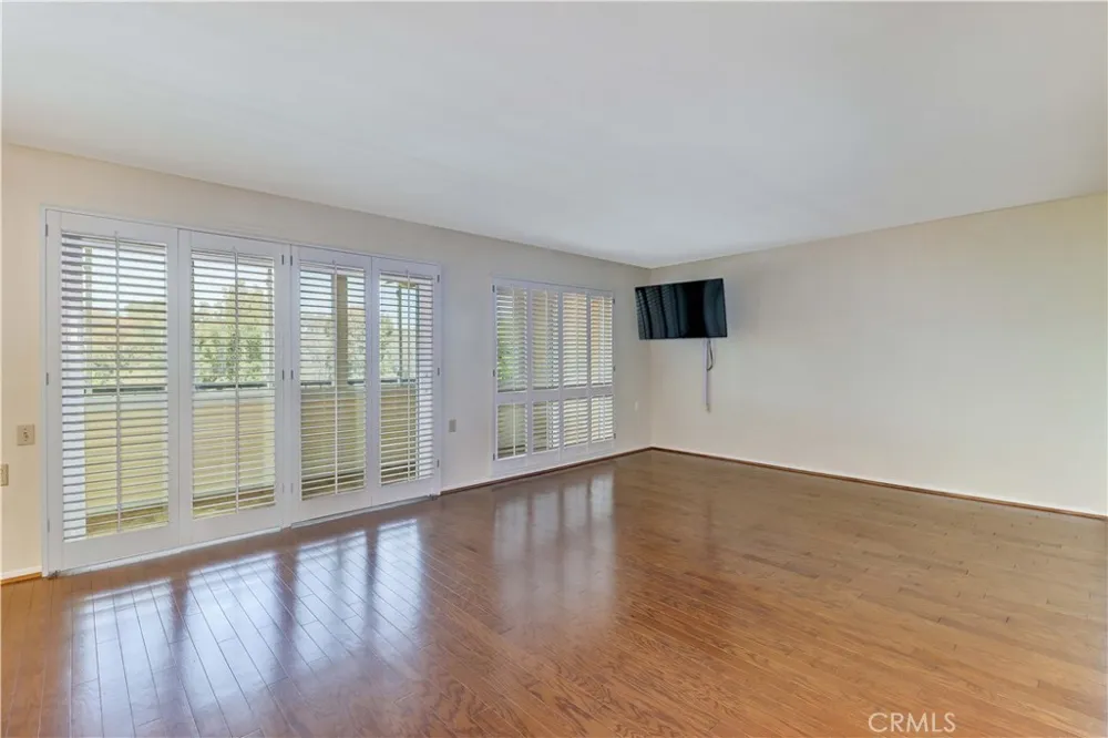 3298 Via Carrizo #O Laguna Woods, CA 92637