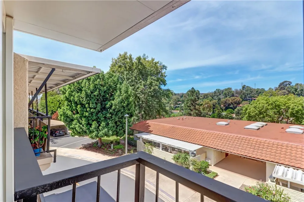 3298 Via Carrizo #O Laguna Woods, CA 92637
