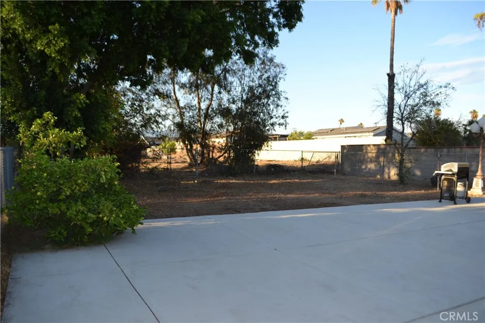 16262 Ivy Avenue Fontana, CA 92335