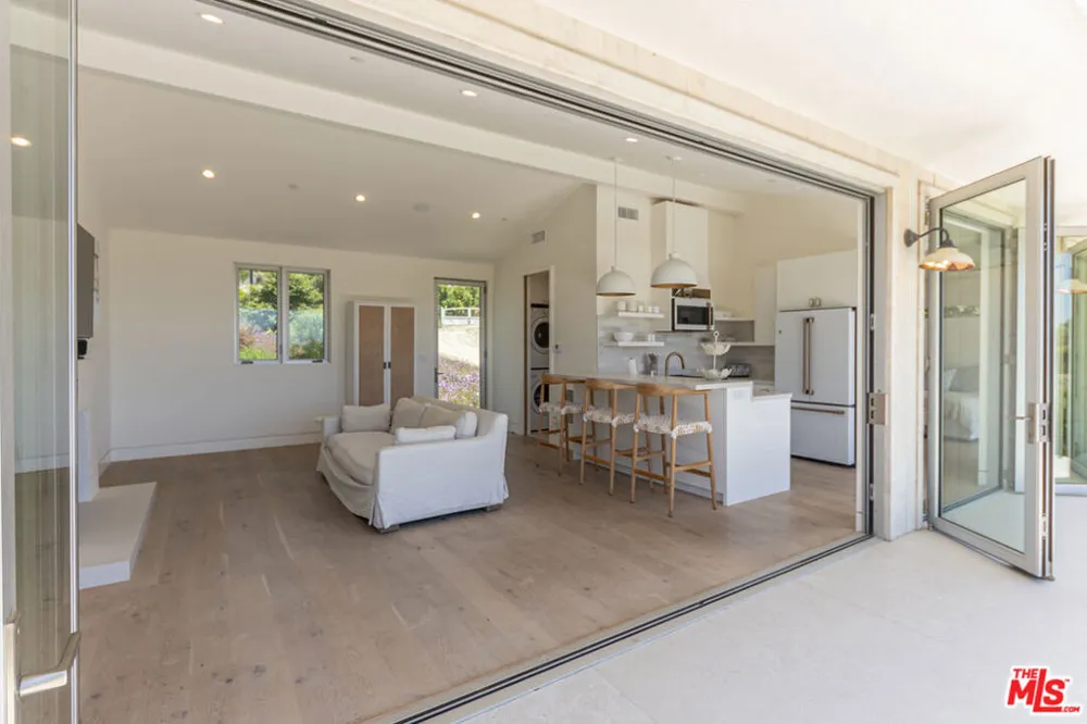 29958 Harvester Road Malibu, CA 90265