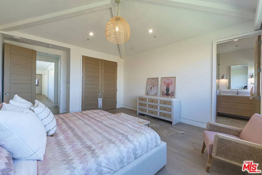 29958 Harvester Road Malibu, CA 90265