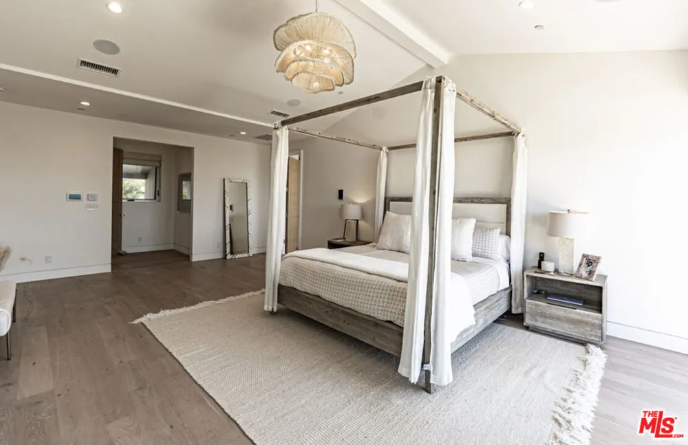 29958 Harvester Road Malibu, CA 90265