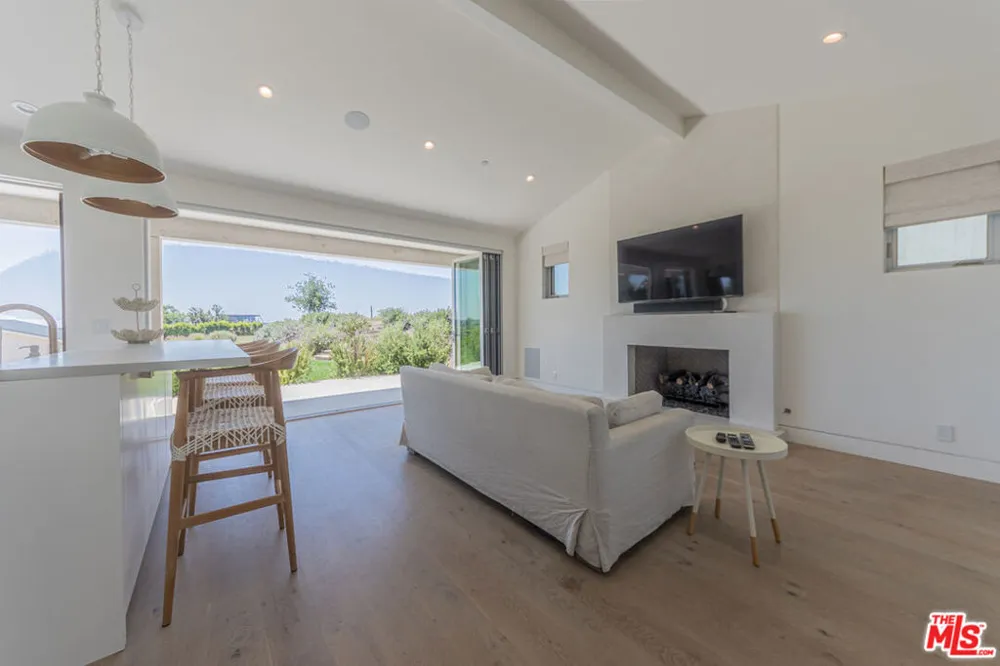29958 Harvester Road Malibu, CA 90265
