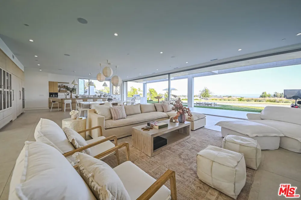 29958 Harvester Road Malibu, CA 90265