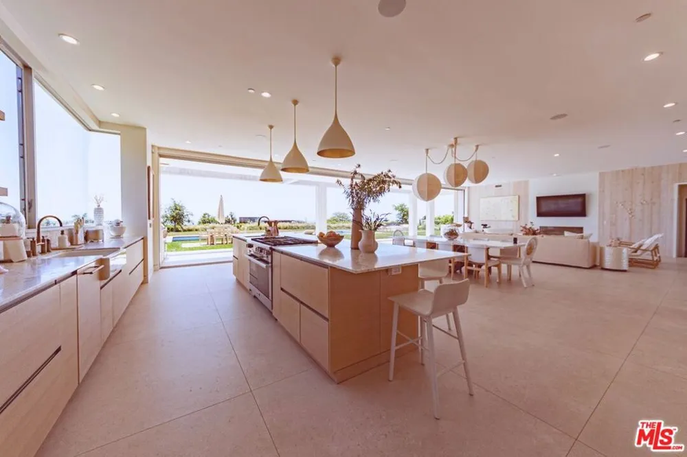 29958 Harvester Road Malibu, CA 90265