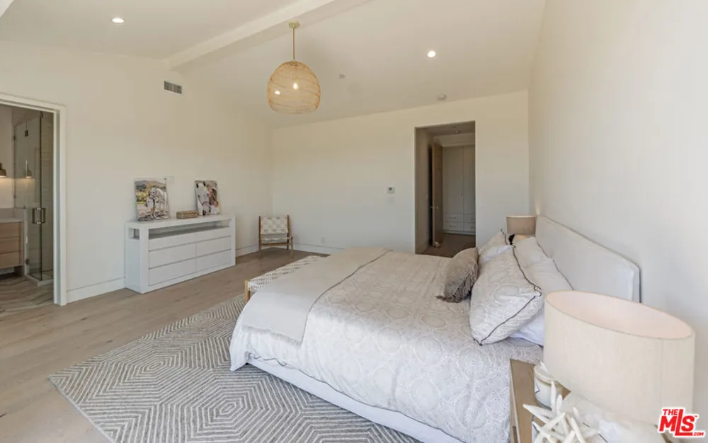 29958 Harvester Road Malibu, CA 90265