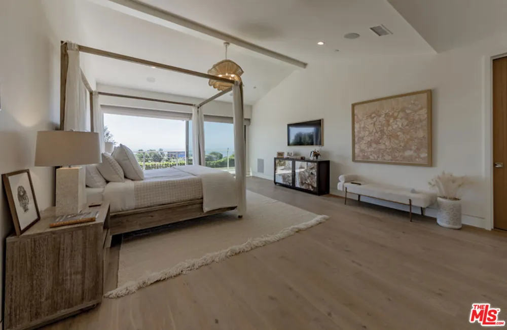 29958 Harvester Road Malibu, CA 90265
