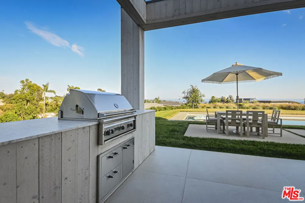 29958 Harvester Road Malibu, CA 90265