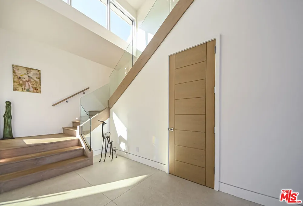 29958 Harvester Road Malibu, CA 90265