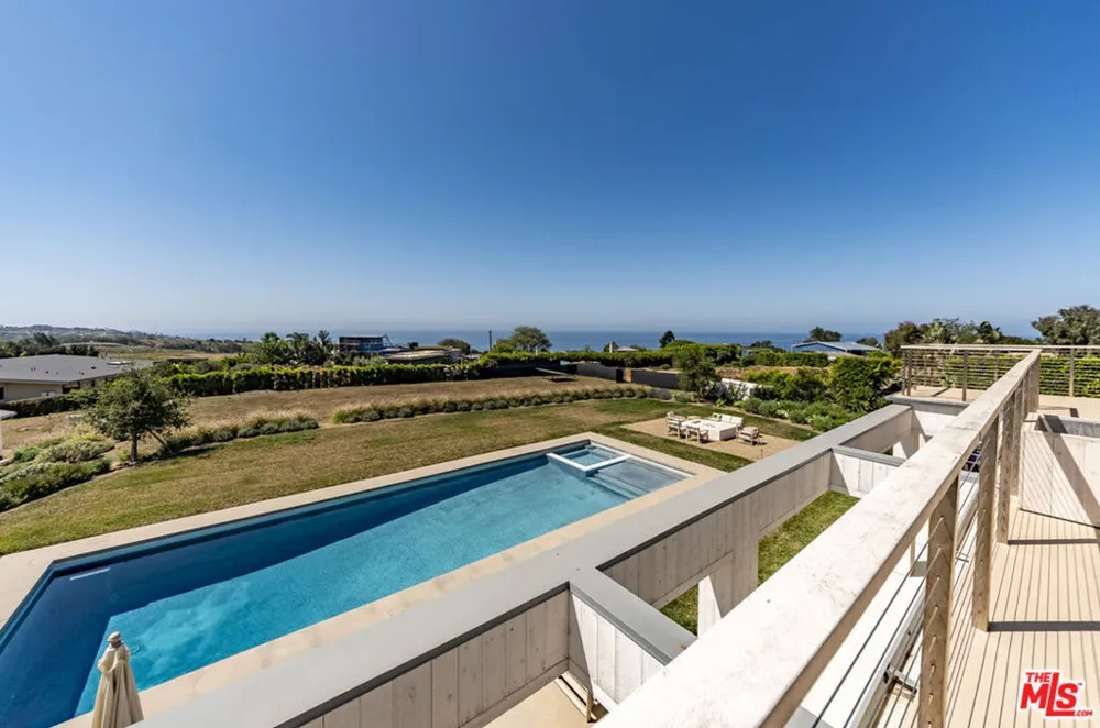 29958 Harvester Road Malibu, CA 90265