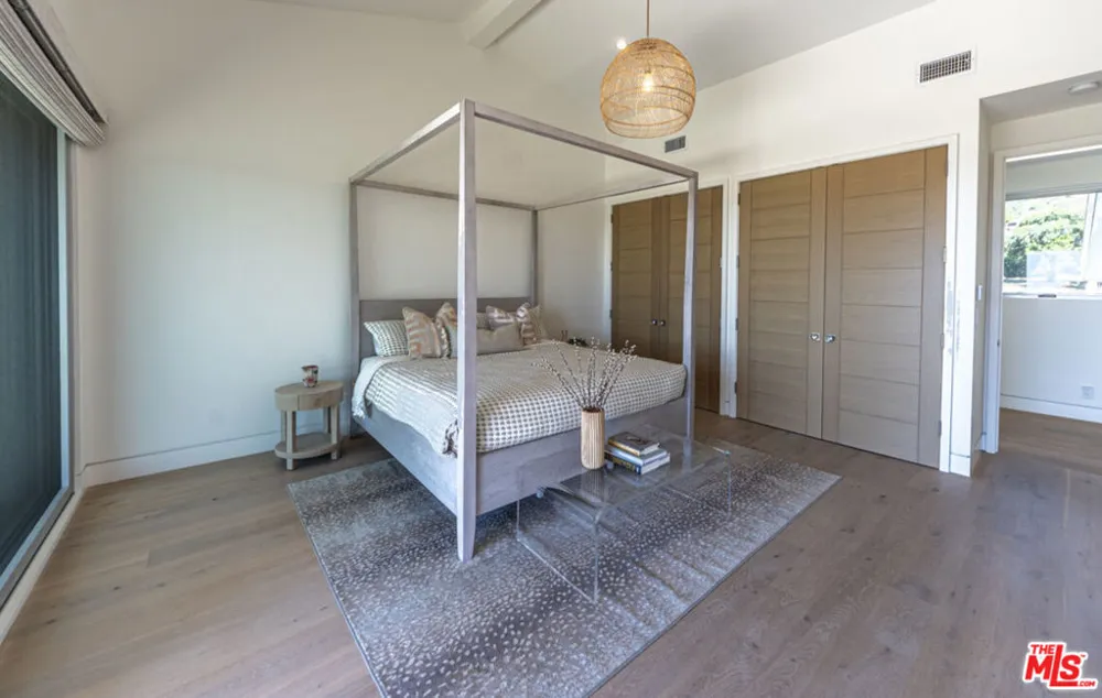 29958 Harvester Road Malibu, CA 90265