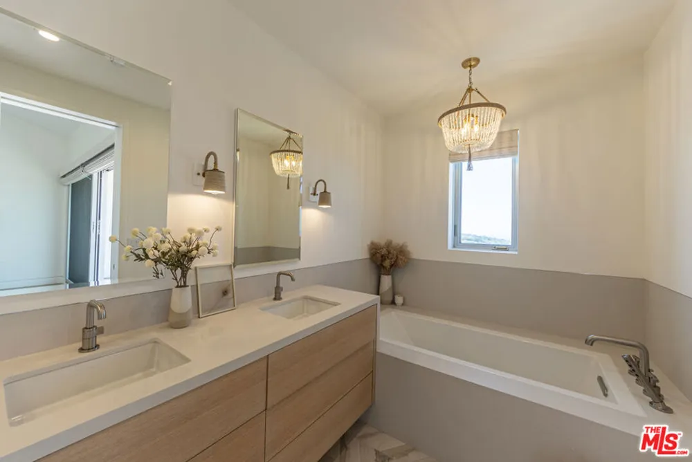 29958 Harvester Road Malibu, CA 90265