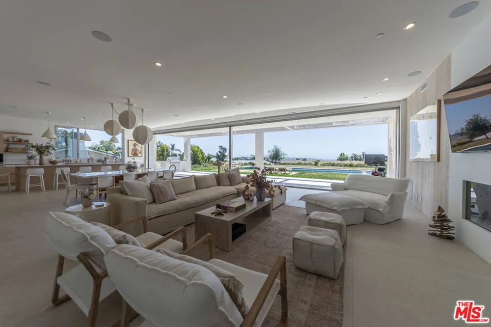 29958 Harvester Road Malibu, CA 90265