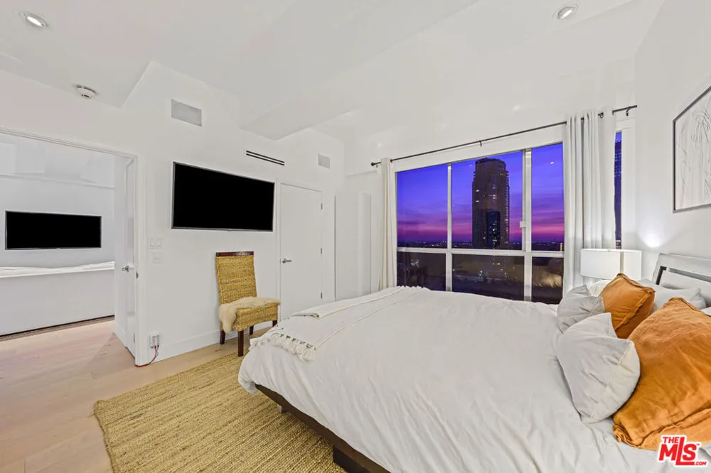 2160 E Century Parkway #2109 Los Angeles, CA 90067