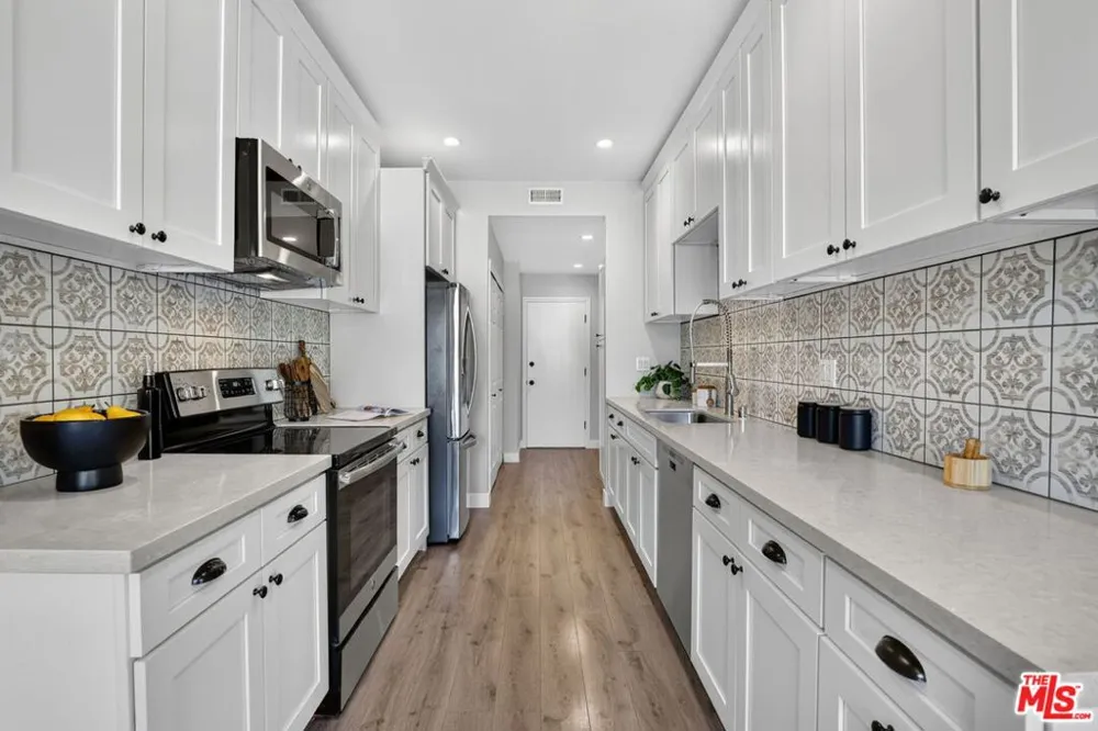 1509 Greenfield Avenue #207 Los Angeles, CA 90025