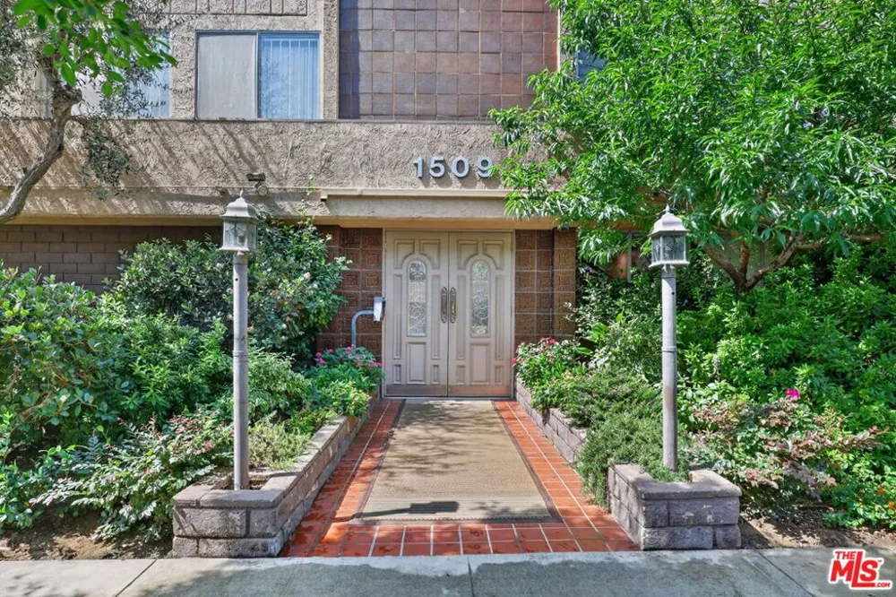1509 Greenfield Avenue #207 Los Angeles, CA 90025