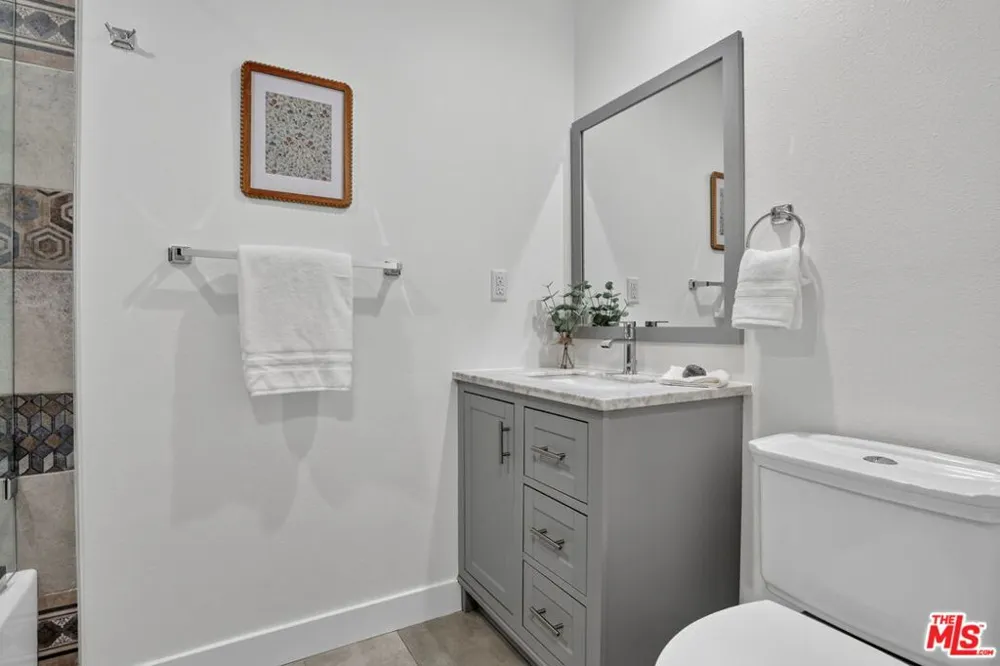 1509 Greenfield Avenue #207 Los Angeles, CA 90025