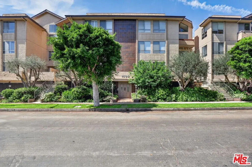 1509 Greenfield Avenue #207 Los Angeles, CA 90025