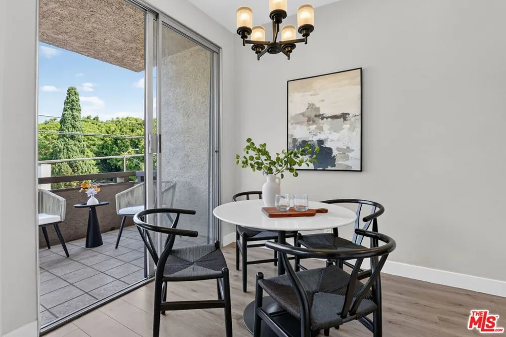 1509 Greenfield Avenue #207 Los Angeles, CA 90025