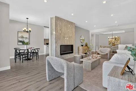 1509 Greenfield Avenue #207