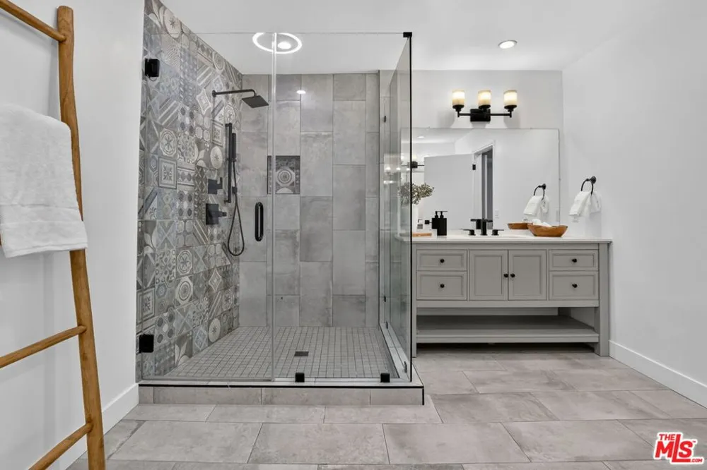 1509 Greenfield Avenue #207 Los Angeles, CA 90025