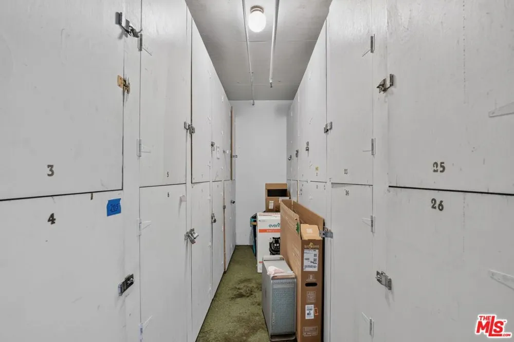 1509 Greenfield Avenue #207 Los Angeles, CA 90025