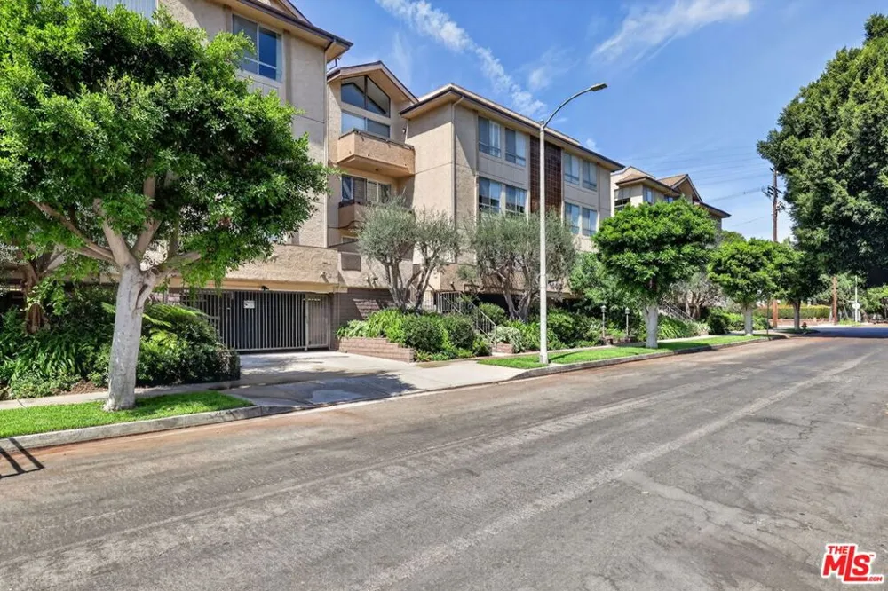 1509 Greenfield Avenue #207 Los Angeles, CA 90025