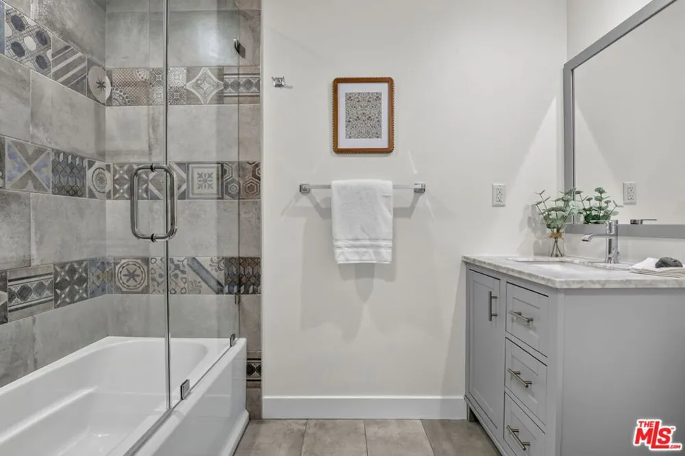 1509 Greenfield Avenue #207 Los Angeles, CA 90025