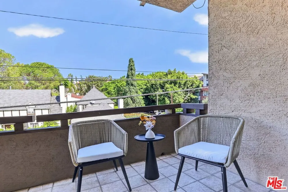 1509 Greenfield Avenue #207 Los Angeles, CA 90025