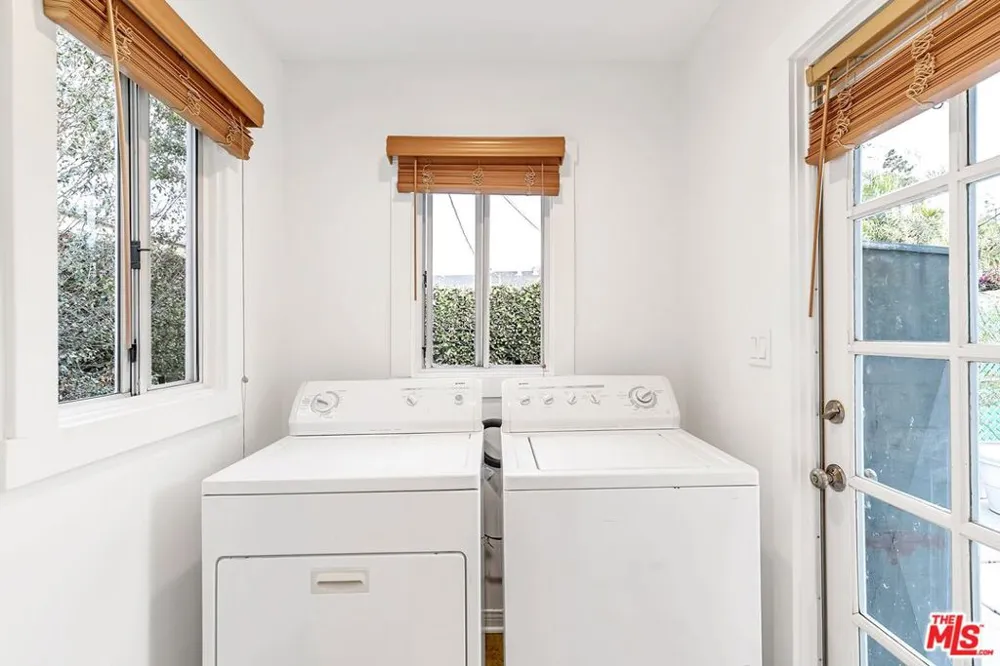 10948 Aletta Avenue #A Culver City, CA 90232