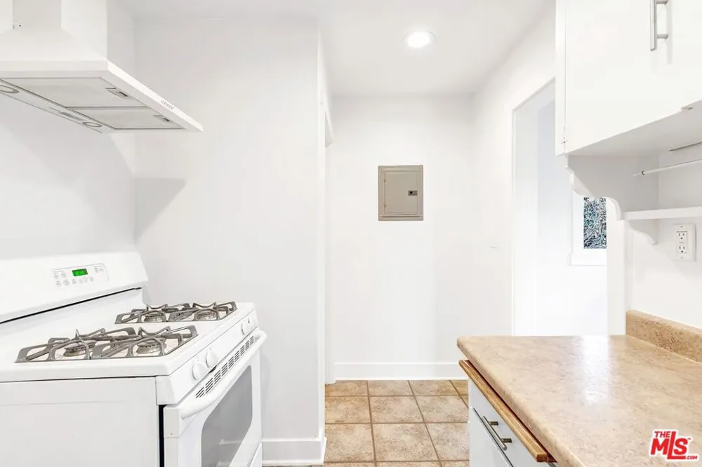 10948 Aletta Avenue #A Culver City, CA 90232