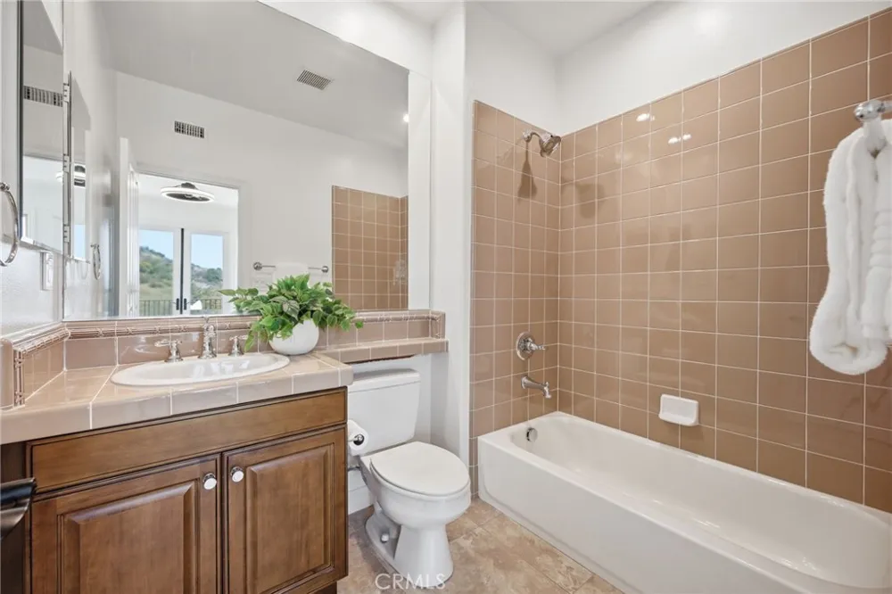 19 Via Soria San Clemente, CA 92673