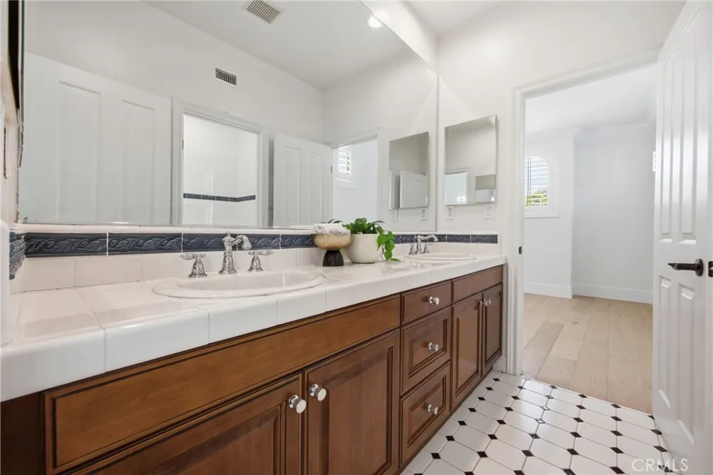 19 Via Soria San Clemente, CA 92673