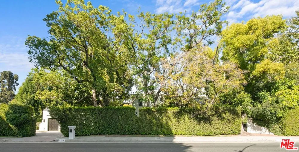 1110 Benedict Canyon Drive Beverly Hills, CA 90210