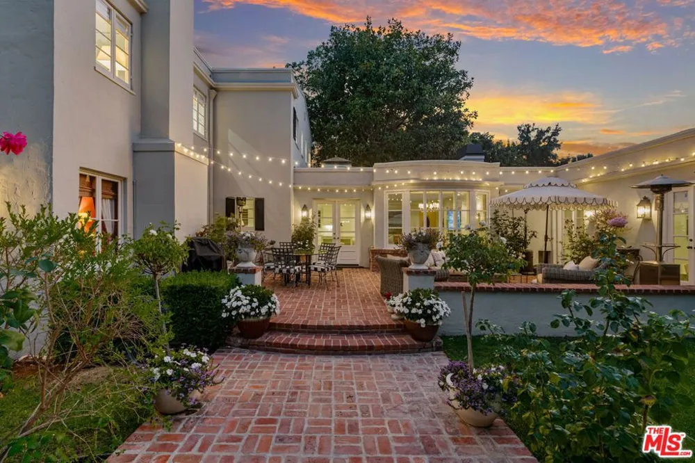 1110 Benedict Canyon Drive Beverly Hills, CA 90210