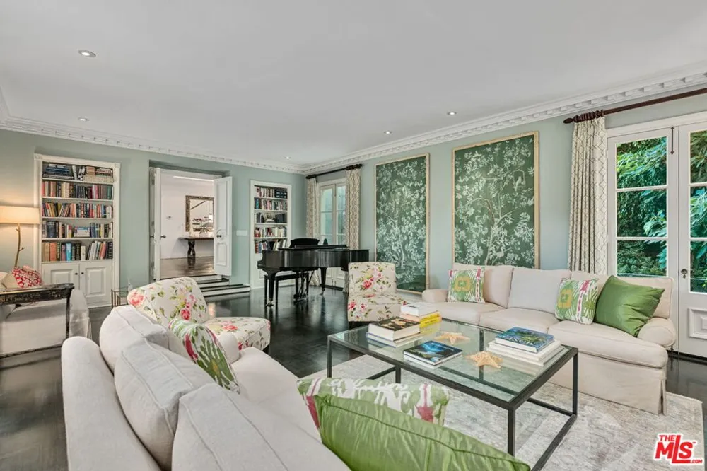 1110 Benedict Canyon Drive Beverly Hills, CA 90210