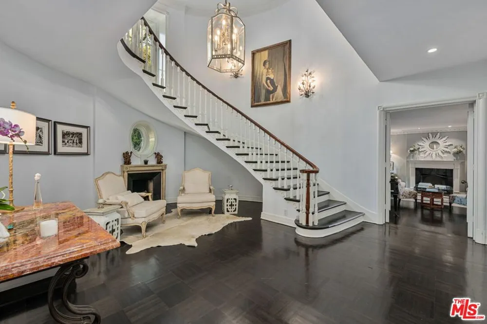 1110 Benedict Canyon Drive Beverly Hills, CA 90210