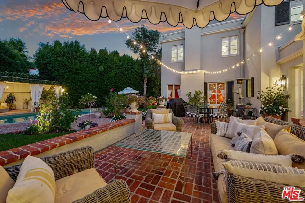 1110 Benedict Canyon Drive Beverly Hills, CA 90210
