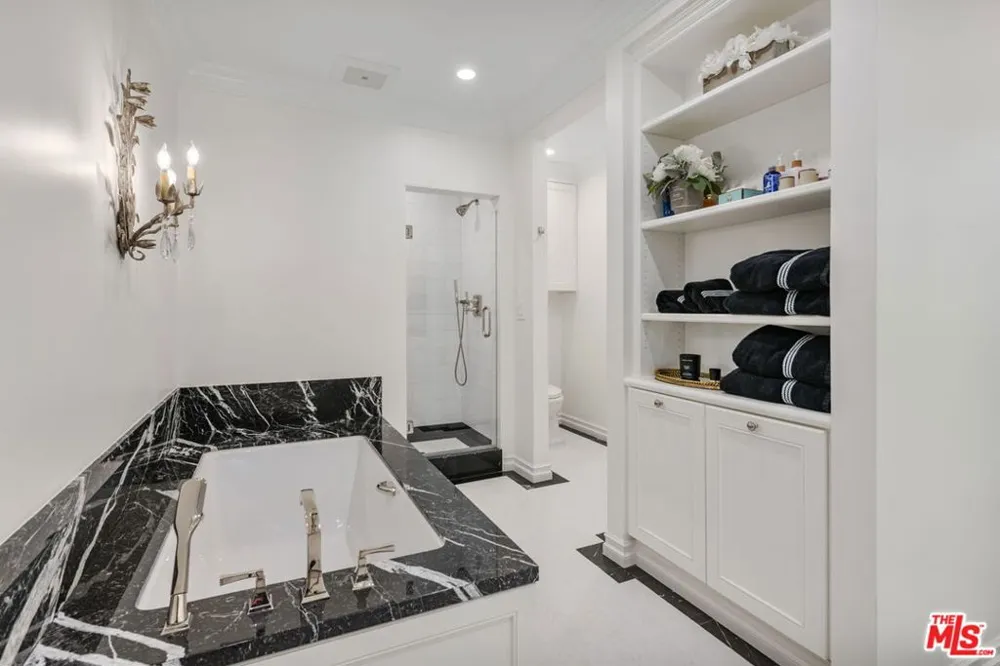1110 Benedict Canyon Drive Beverly Hills, CA 90210