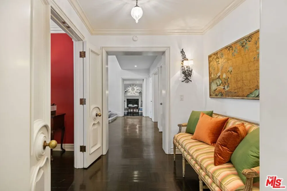 1110 Benedict Canyon Drive Beverly Hills, CA 90210