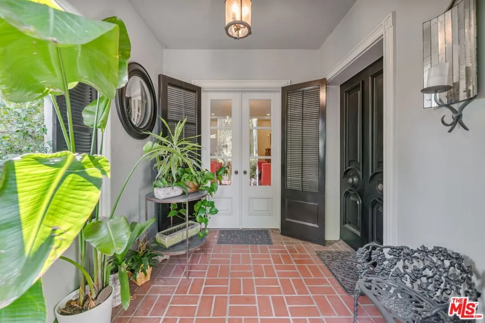 1110 Benedict Canyon Drive Beverly Hills, CA 90210